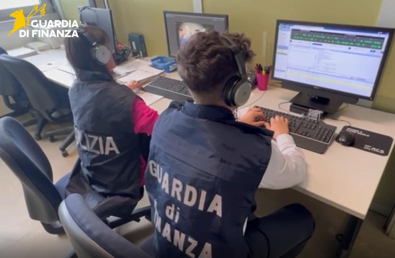 Truffa sul fotovoltaico, sequestrate criptovalute per 7,5 milioni