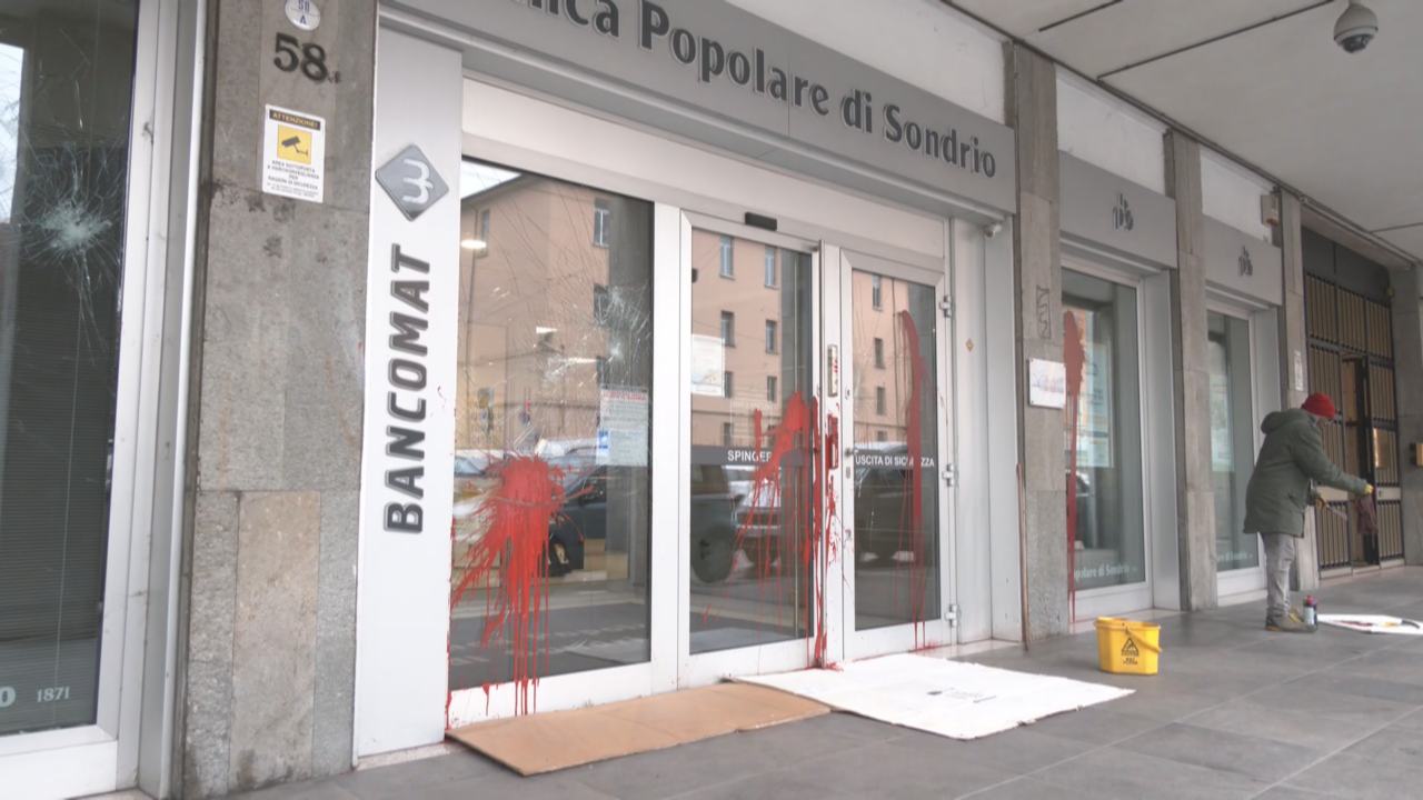 Danneggiamenti e imbrattamenti, a Bologna prosciolti 16 anarchici