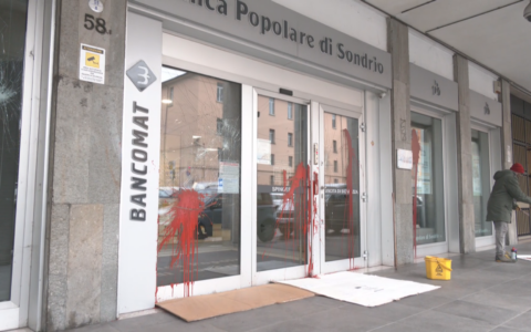 Danneggiamenti e imbrattamenti, a Bologna prosciolti 16 anarchici