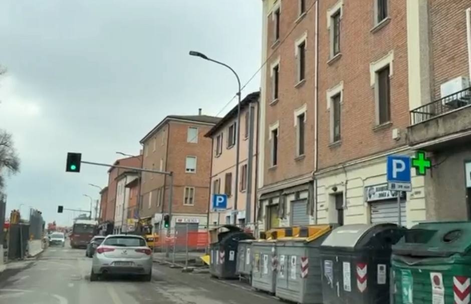 Da lunedì 4 maggio sulla via Emilia torna il doppio senso tra via Triumvirato e via della Pietra
