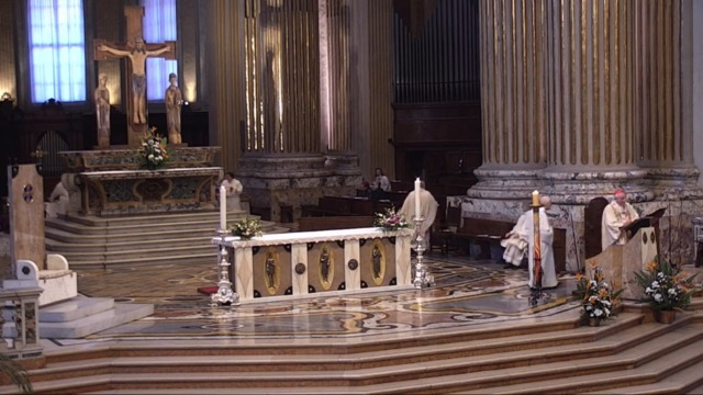 Zuppi celebra l’amore della resurrezione