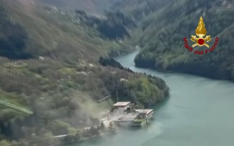 Suviana due anni dopo, alcuni piani sono ancora invasi dall’acqua