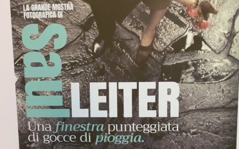 Gli scatti di Saul Leiter in mostra a Bologna