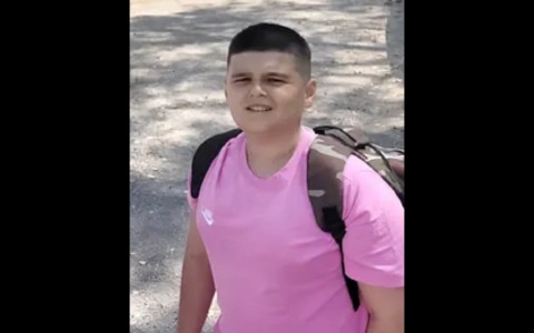 La salma di Louis Pisha alla famiglia, presto il funerale del 12enne precipitato dall’ottavo piano