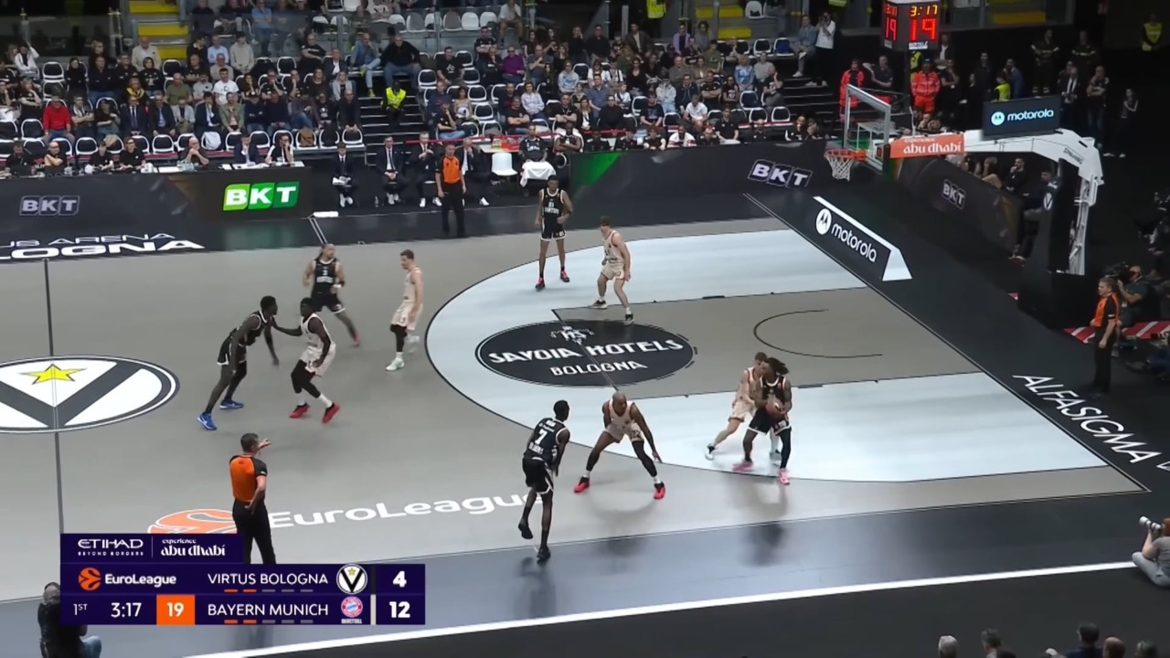 Virtus in campo contro Baskonia