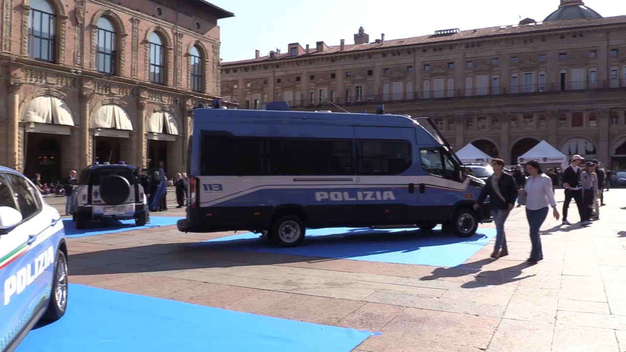 Celebrata anche a Bologna la festa della Polizia, tre arresti al giorno negli ultimi mesi