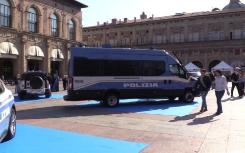 Celebrata anche a Bologna la festa della Polizia, tre arresti al giorno negli ultimi mesi
