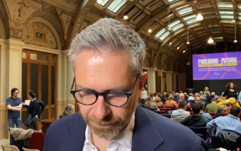 Lepore illustra il Museo dei bimbi tra le urla dei protestatari