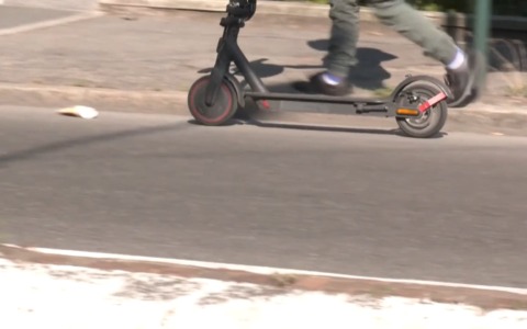 Altri due arresti della Polizia in via Amendola, spacciatore si muoveva in monopattino