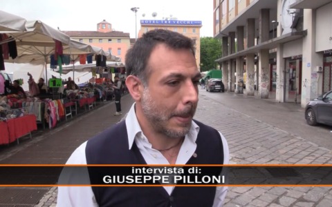 “Accerchiato e minacciato, mi hanno strappato il cellulare in via Amendola, a Bologna ci sono zone franche”