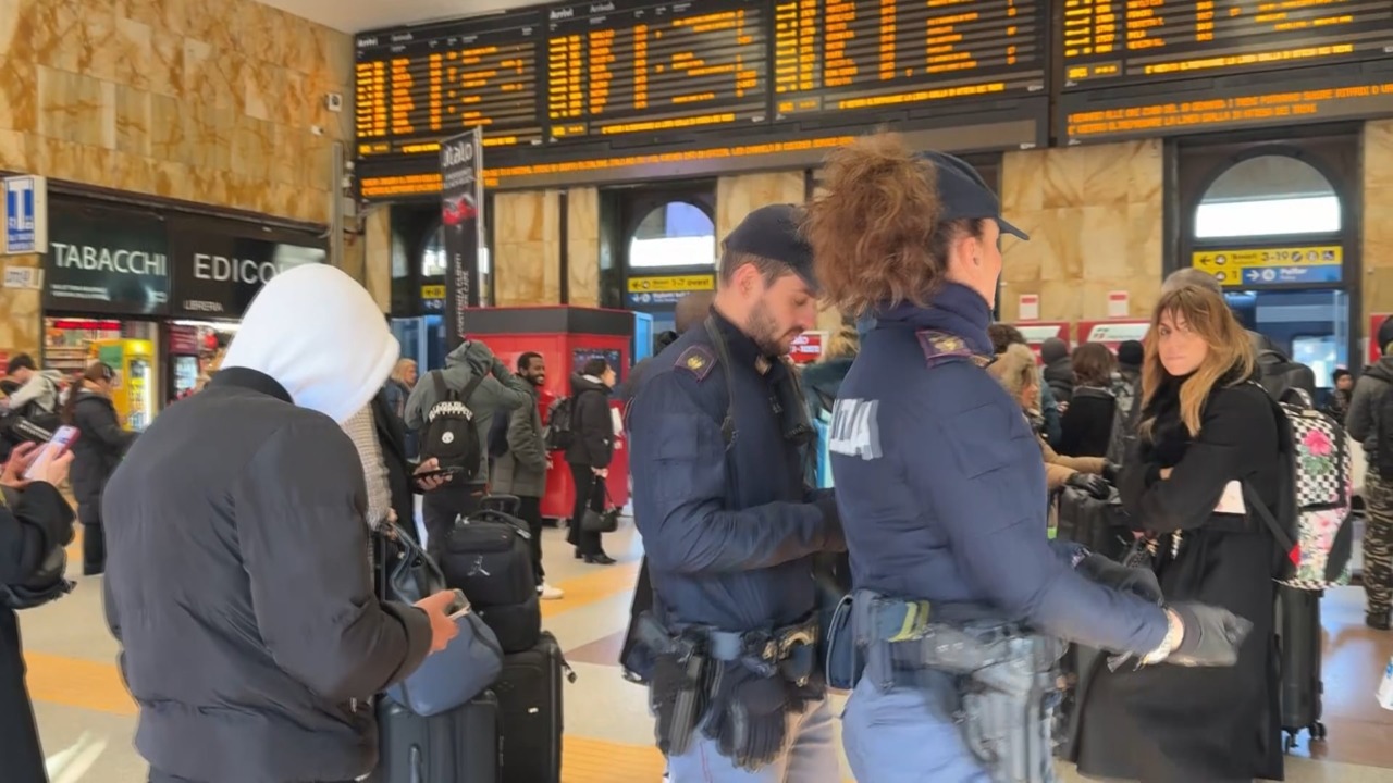 Sicurezza stazione a Bologna, l’allarme del Siulp sul trasferimento di agenti a Rimini