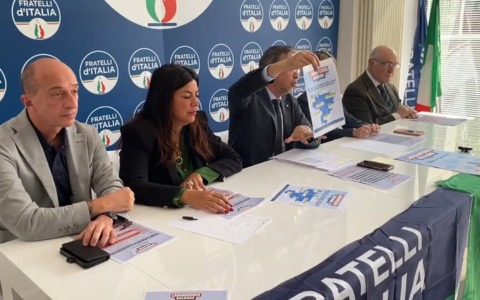 Fratelli d’Italia apre un laboratorio tra la gente