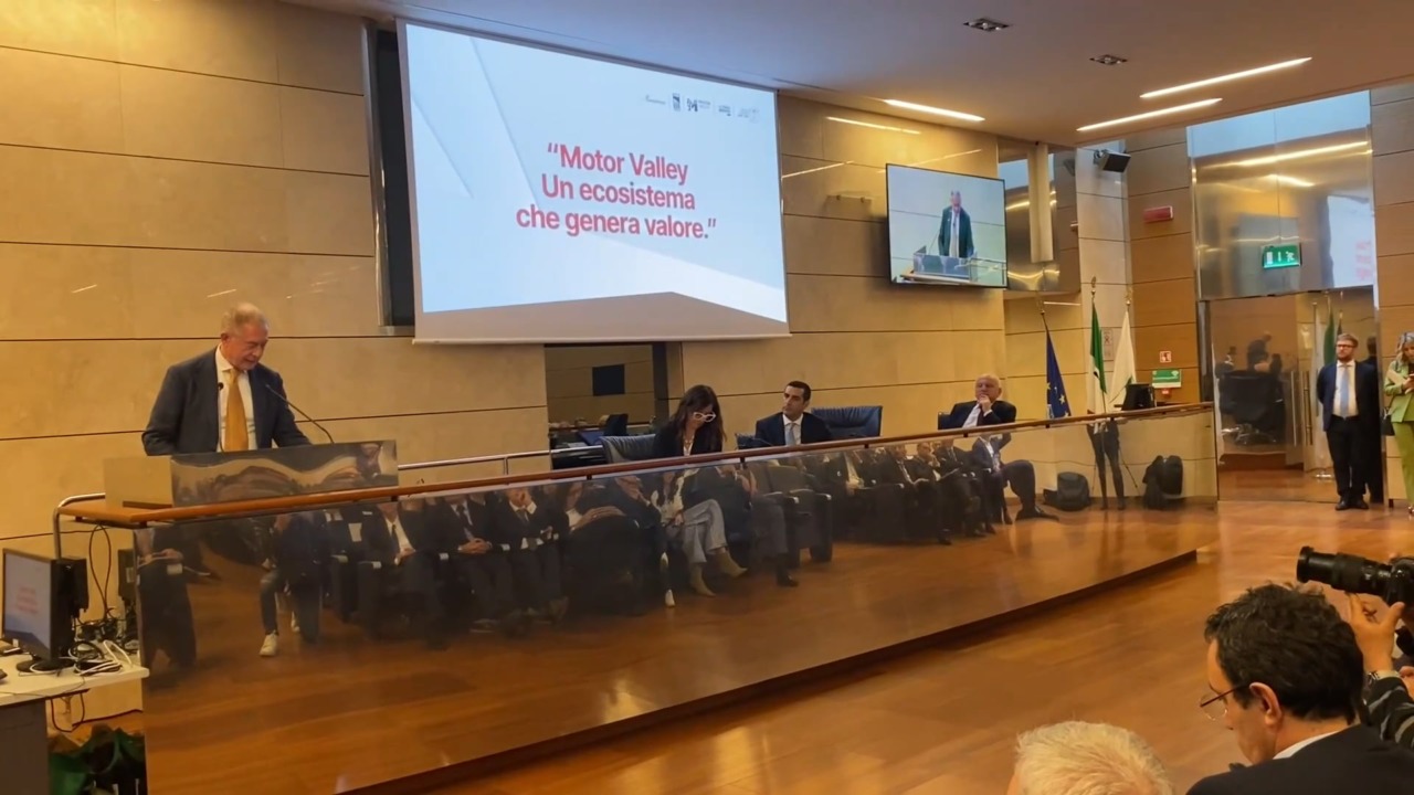 Ministro Urso a Bologna: “Guerra infinita? Per l’Italia conseguenze energetiche devastanti”