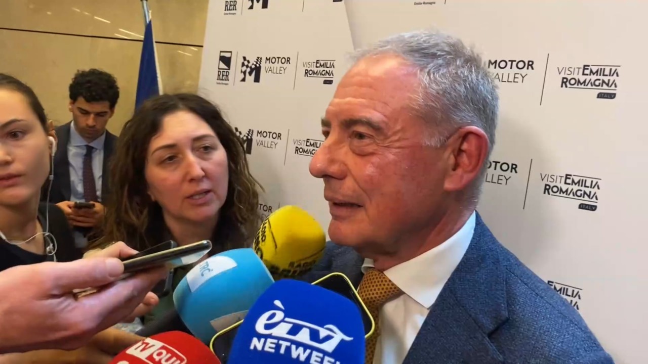 Un francobollo per La Perla e le sue lavoratrici