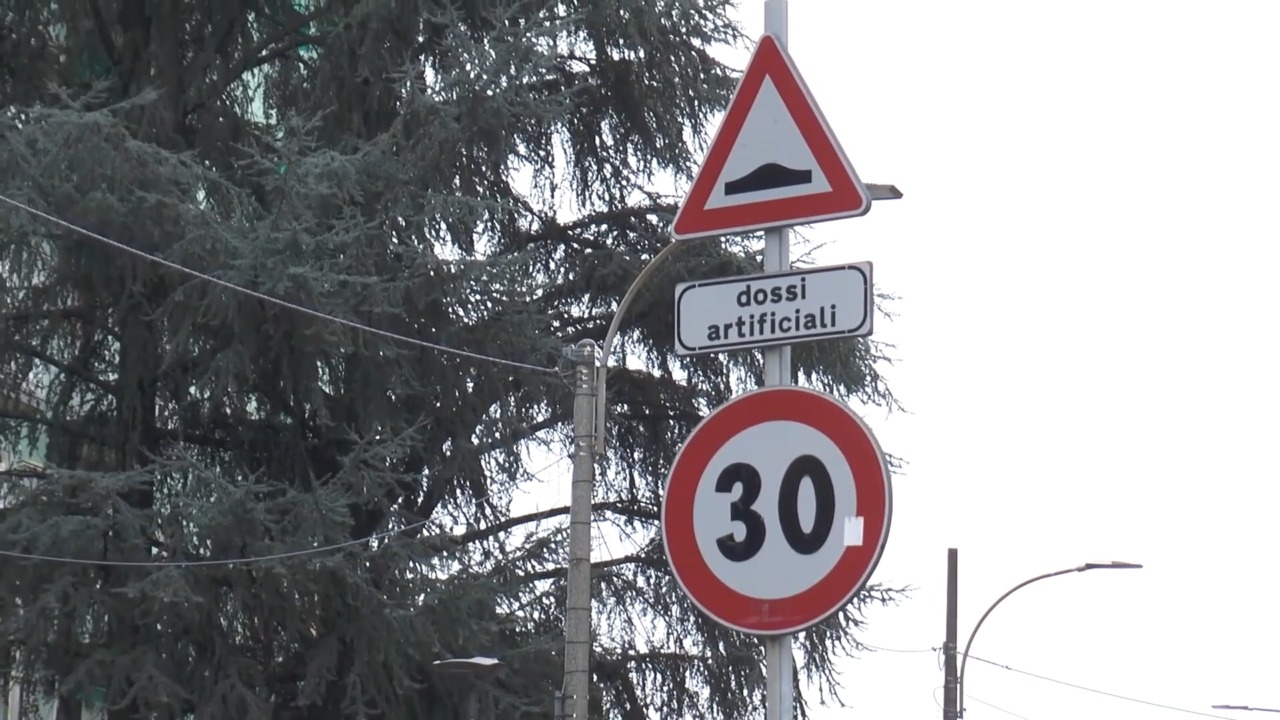 Da lunedì torna Bologna Città 30, con ‘cuscini berlinesi’ e display luminosi