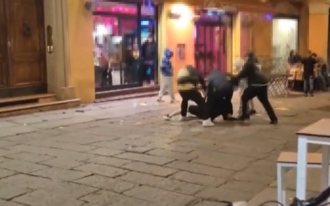 Via Zamboni o della rissa quotidiana