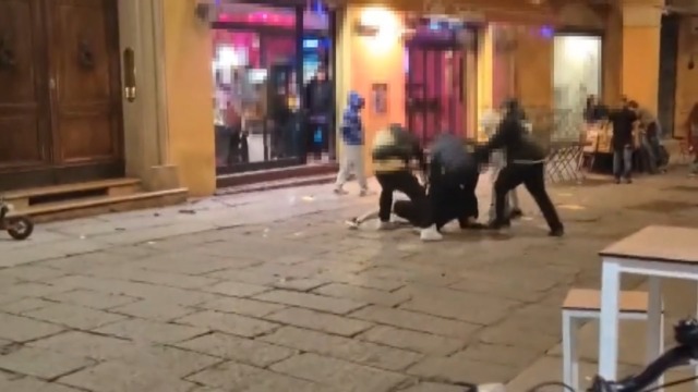 Via Zamboni o della rissa quotidiana