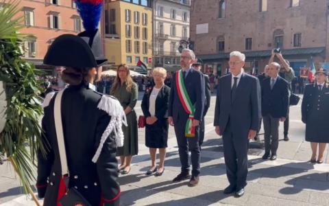 25 Aprile: la cerimonia in Piazza Nettuno, Lepore cita Gaza ma viene lo stesso contestato