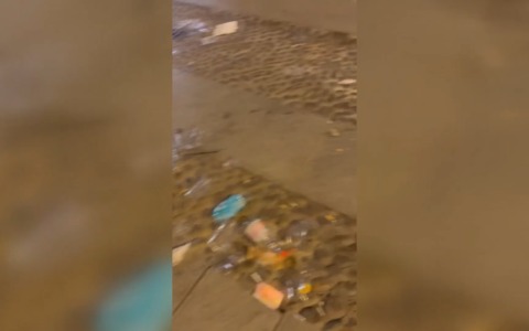 E’ polemica dopo la festa al Pratello del 25 aprile e lo scenario seguente  di rifiuti e degrado