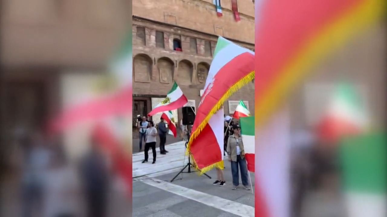 Manifestazione iraniana in piazza Nettuno, minacce di gruppi di islamici