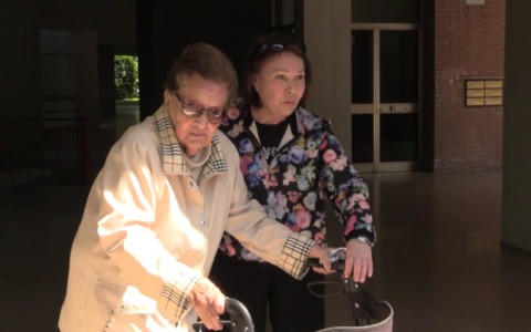 Badante ucraina multata dai controllori. “Sono stati aggressivi, mi hanno costretto a pagare sull’autobus”