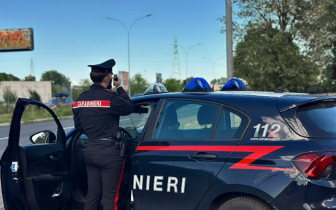 Furti in una azienda a Bologna: i carabinieri arrestano due uomini