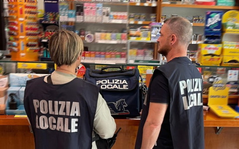 Vendeva sigarette ai minorenni: tabaccaio multato per 5mila euro