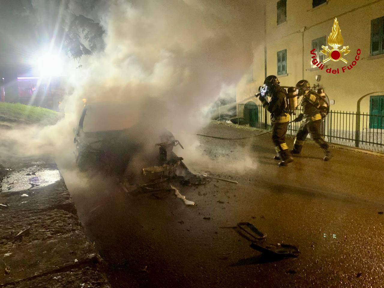 Auto a fuoco a Bologna e in provincia: interventi dei vigili del fuoco