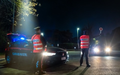 Bologna, automobilista arrestato dai Carabinieri dopo un inseguimento in città