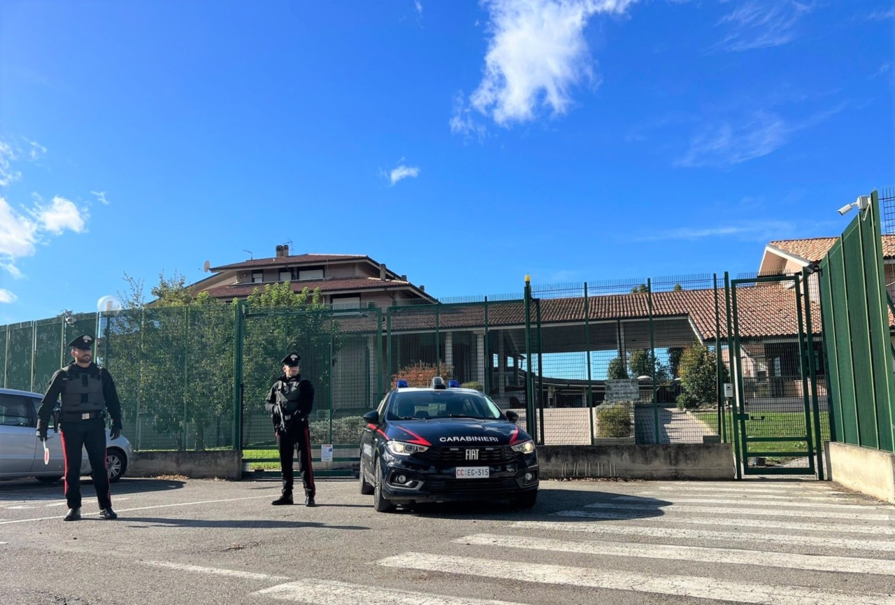 Minerbio, fugge in sella ad uno scooter (rubato) con un passeggero: bloccato e arrestato dai Carabinieri