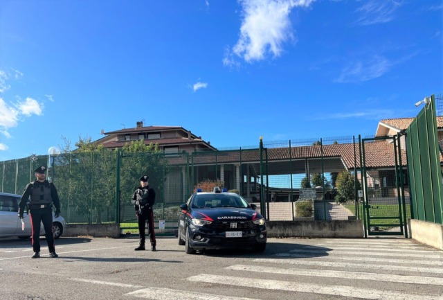 Minerbio, fugge in sella ad uno scooter (rubato) con un passeggero: bloccato e arrestato dai Carabinieri