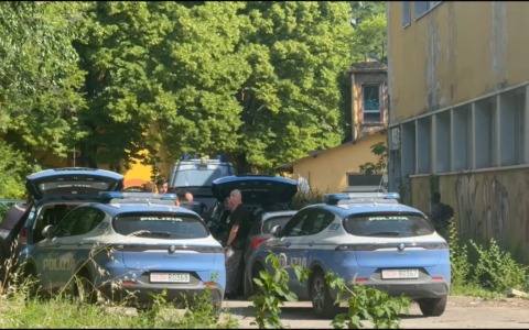 Controllo straordinario della polizia all’ex Stamoto: undici persone denunciate