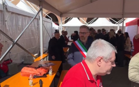 Celebrati in Piazza Maggiore i 160 della Croce Rossa italiana