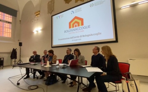 Le luminarie di Carboni per sostenere il progetto “Bologna accoglie”