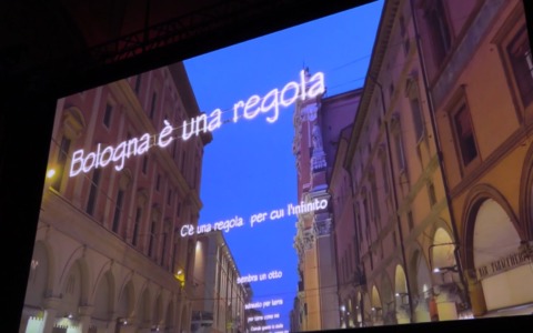 Luminarie Luca Carboni, ricavati 38mila euro per Bologna Accoglie