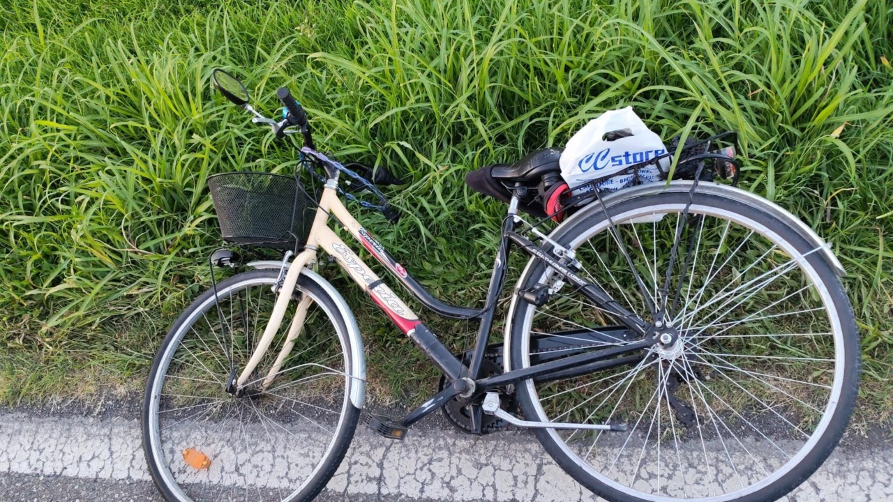 Ciclista muore per un malore a Crevalcore, appello per identificarlo