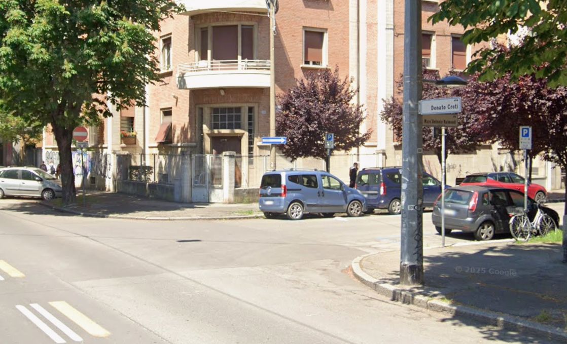 Aggredito e rapinato in via Donato Creti