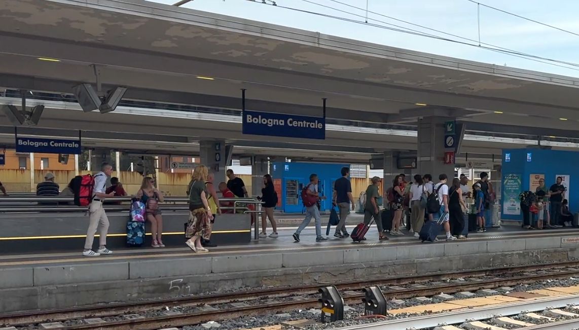 Treni: lunedì di caos nel nodo di Bologna con ritardi di due ore