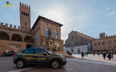 Quasi 500 evasori totali scoperti dalla Finanza in Emilia-Romagna