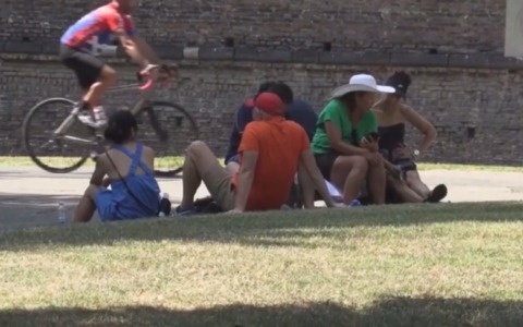 Domenica da allerta rossa per il caldo, con picchi di 40 gradi in pianura