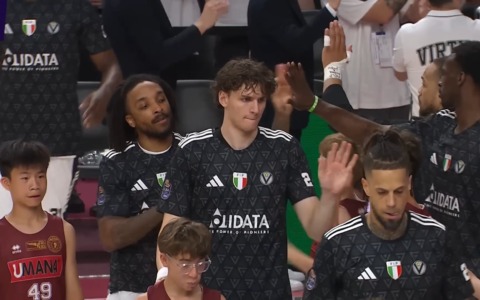 Basket, la Virtus in campo contro Venezia per tenere viva la speranza