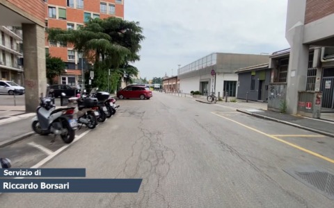 In via Jacopo Barozzi a Bologna situazioni di degrado, episodi di spaccio e mancanza di pulizia