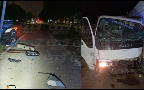 Prima il furto in un locale, poi fuga in strada a tutta velocità: volante speronata, agenti feriti