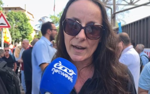 Autista bus aggredito: presidio davanti alla sede Tper, le voci dei lavoratori