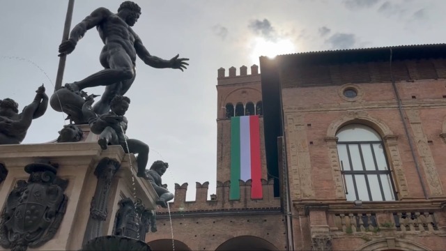 2 giugno, Bologna celebra in Piazza Maggiore gli 80 anni della Repubblica e il voto alle donne