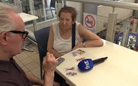 Gente senza soldi, perché non c’è il bancomat