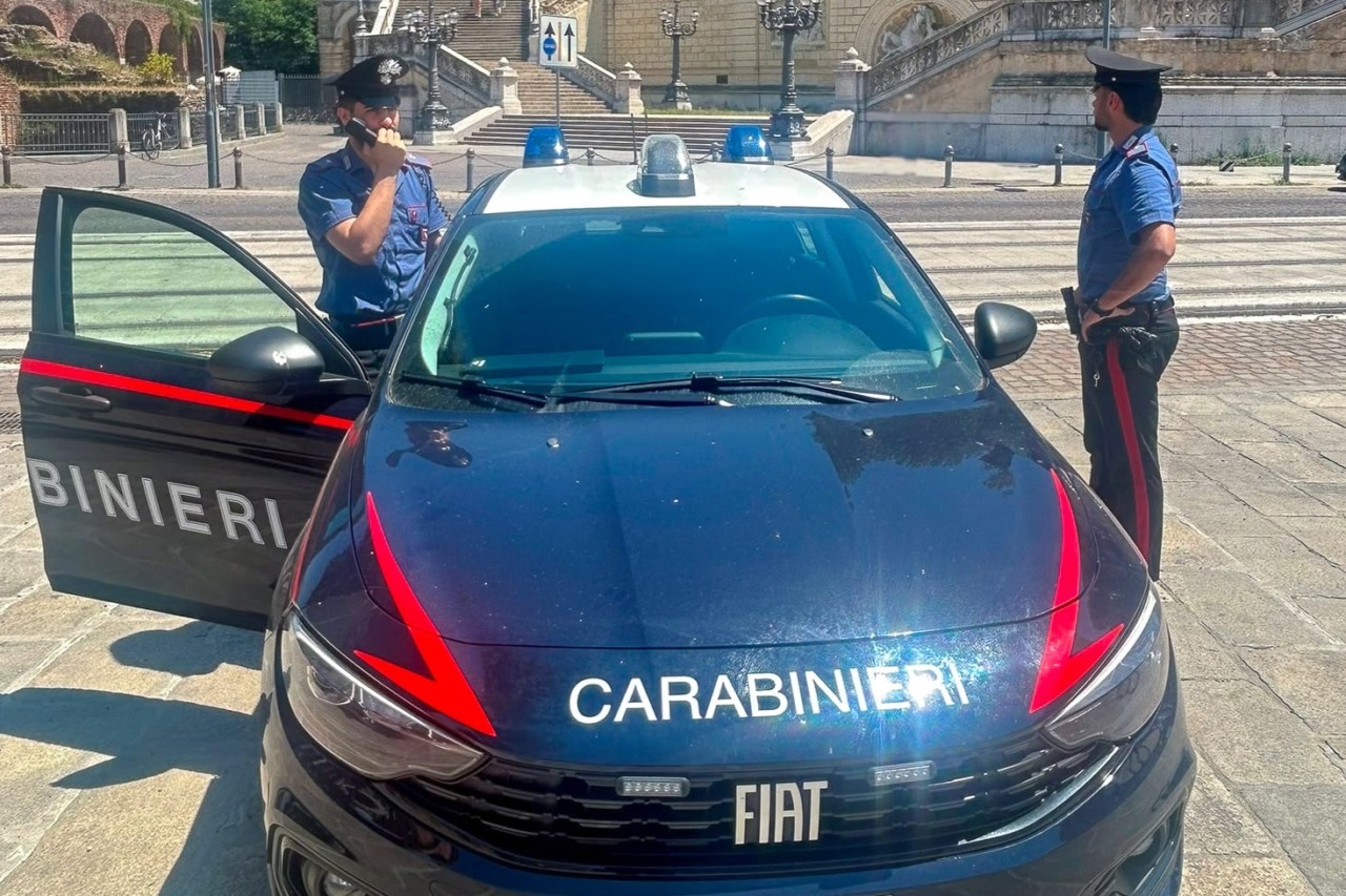 Spacciatore 18enne arrestato in piazza XX Settembre dai carabinieri
