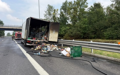 Camion in fiamme, chiuse le uscite 8 e 7 bis della tangenziale nord