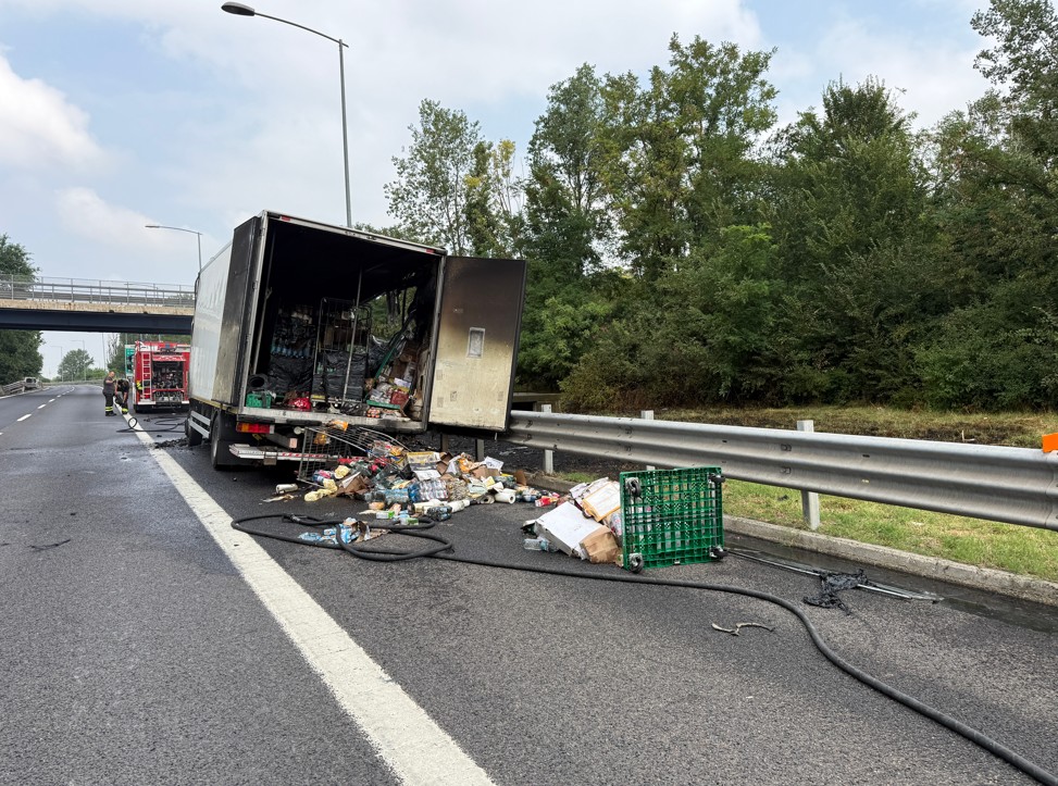 Camion in fiamme, chiuse le uscite 8 e 7 bis della tangenziale nord