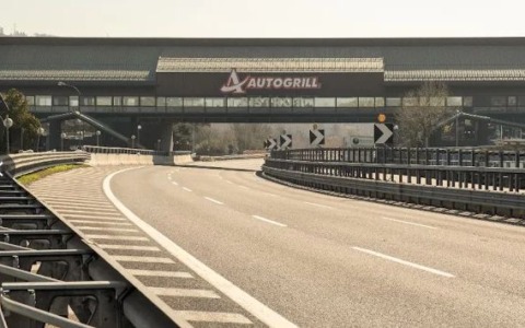 Rapina all’Autogrill Cantagallo, ferito un dipendente